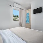 Niovi Seaview Appartamento *