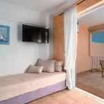 Niovi Seaview *