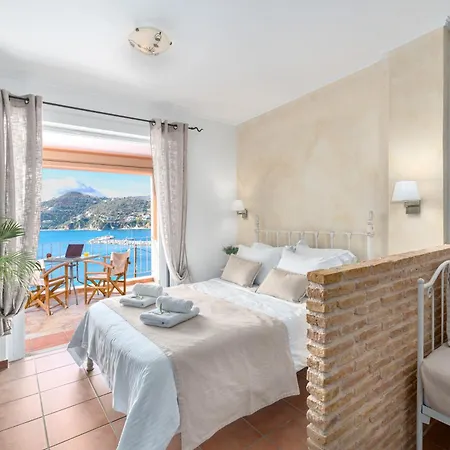 Niovi Seaview Apartment