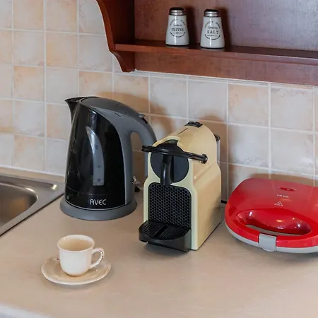 Niovi Seaview أييوي أبوستولوي