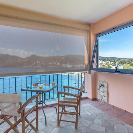 Niovi Seaview Apartment *