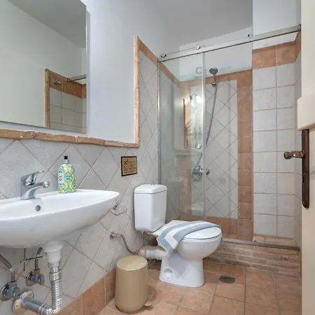 Niovi Seaview Apartment Agio Apóstoloi