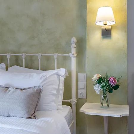 Niovi Seaview أييوي أبوستولوي