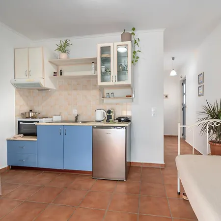 Niovi Seaview * أييوي أبوستولوي