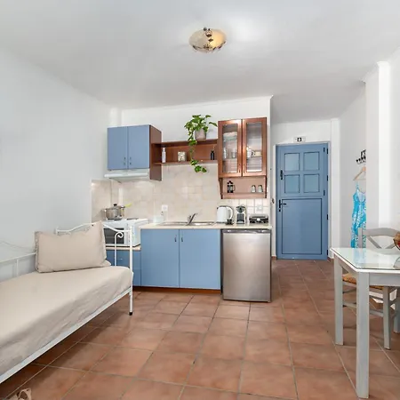 Niovi Seaview Apartment *