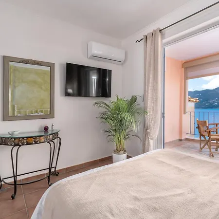 شقة Niovi Seaview