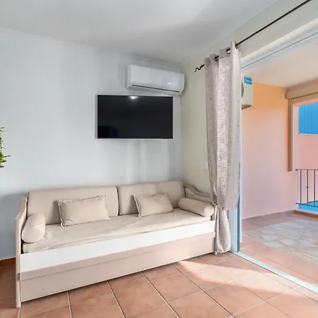 Niovi Seaview Apartment