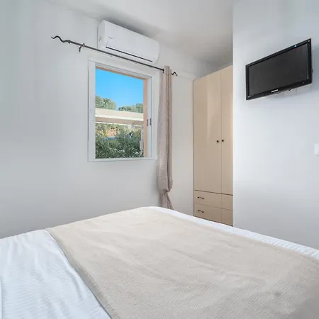 شقة Niovi Seaview