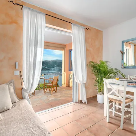 شقة Niovi Seaview