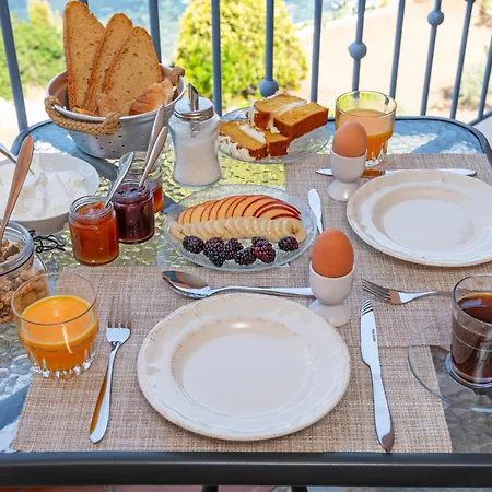 شقة Niovi Seaview